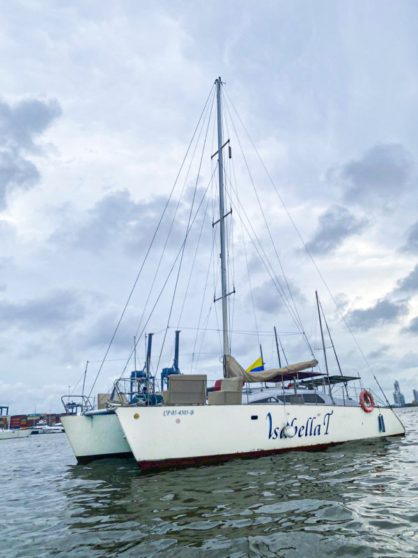 TOUR BAHIA CATAMARAN