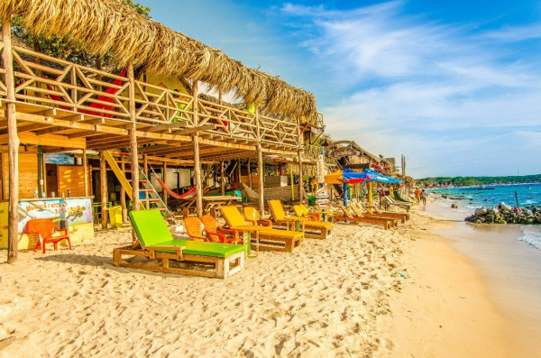 VEN Y DISFRUTA DE TUS VACACIONES EN ESTA MARAVILLOSA ISLA DE BARÚ PLAYA TRANQUILA.